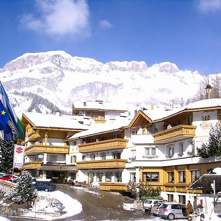 Hotel Olympia Arabba Exterior photo